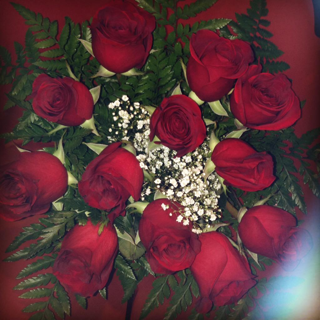 gemaaa_xo's tweet photo. what babe surprised me to 😭❤️🌹😘 http://t.co/qUeLQraZjn