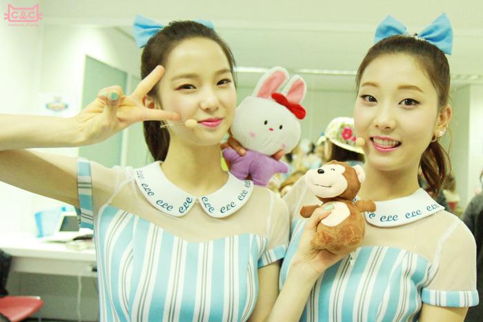SornTHfanbase's tweet photo. [Official Fan Cafe] 2015.04.15 #CLC #YuJin #SeungYeon @ MBC Music Show Champion #C_Diary http://t.co/zh4qyl8Z61