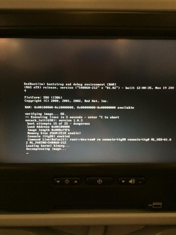 moak34's tweet image. Pretty sweet when my screen crashes right before we take off on a 7 hour flight.  
#firstworldproblems 
#formatC: