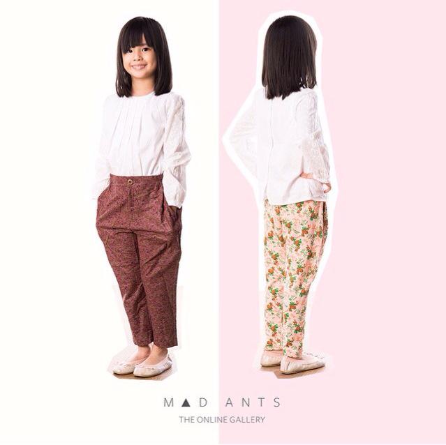 Side slip pockets, pretty print &amp;comfortable fabric. She'll love this fun style #pants! 

ow.ly/R2DHf