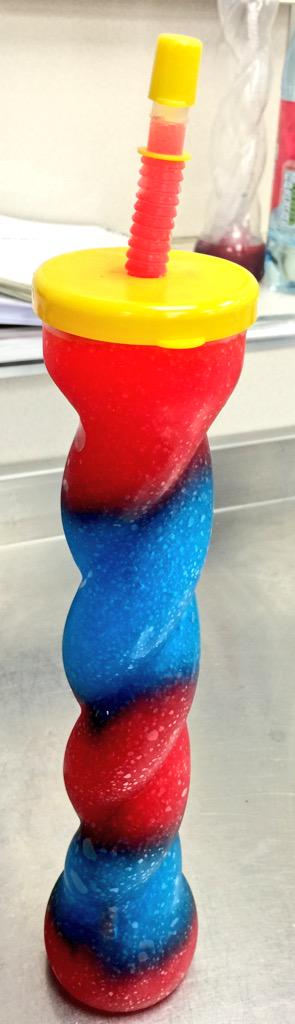thefryingfish's tweet photo. Sun is shining try our re fill slush cups £3.49 #warsash #slush http://t.co/QU8KL9iVdb