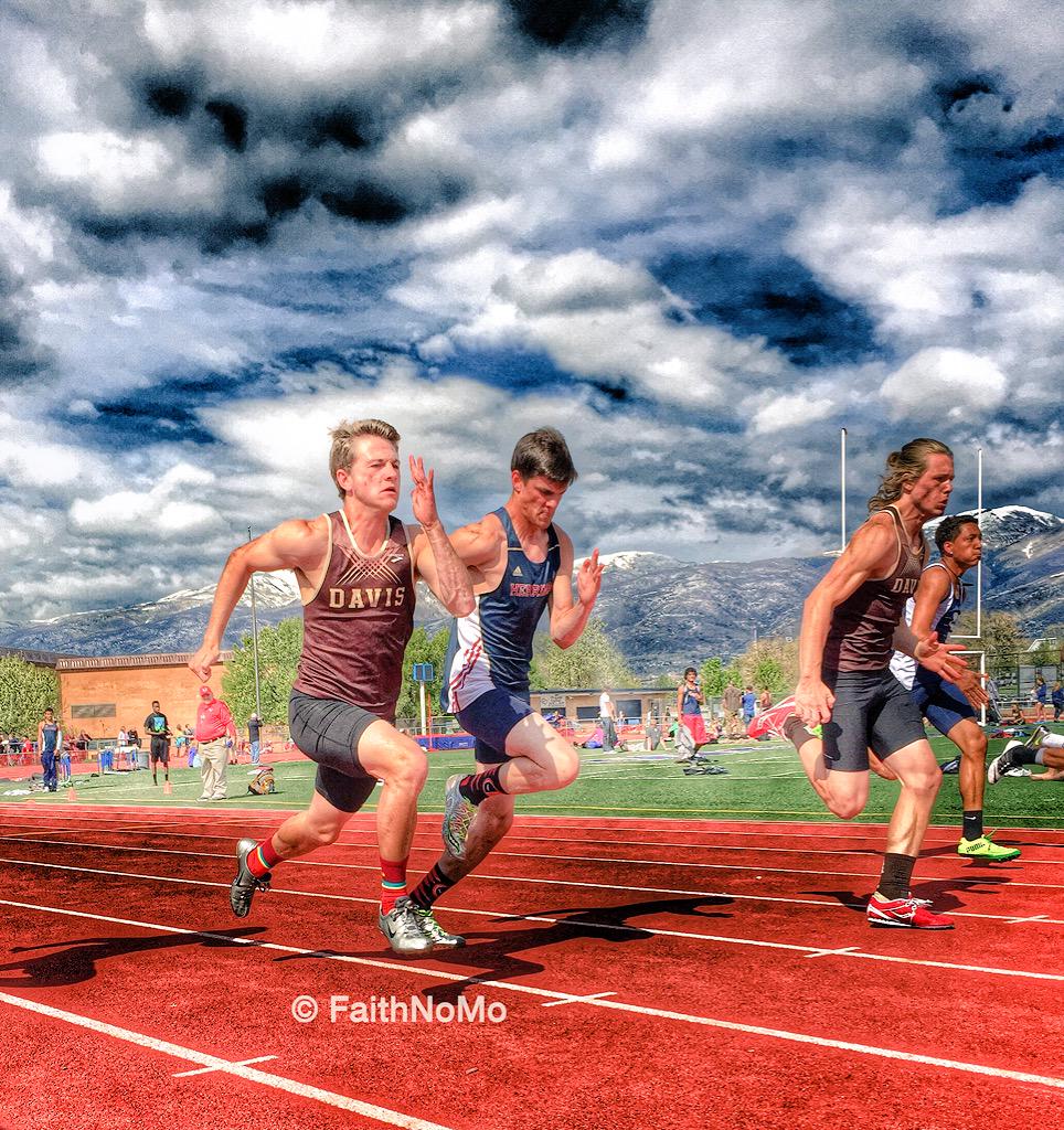 davistrackandxc's tweet photo. Good job at Woods Cross Invite. #davistrack @RunnerSpace_com @DyeStat @milesplit @FloTrack http://t.co/YdGJNX2pxS