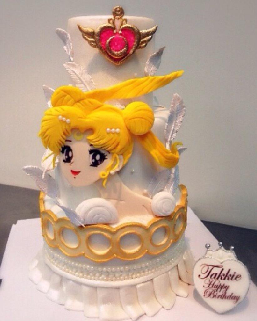Sailor Moon on Twitter: "This cake is to die for 😍😝💕 #SailorMoon http