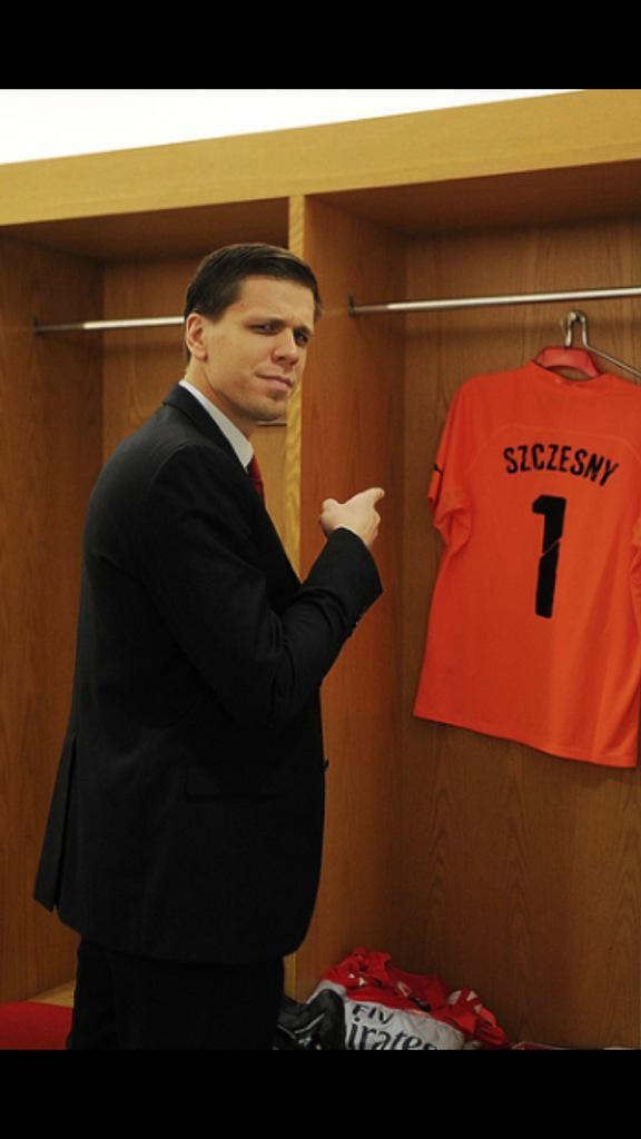Happy 25th Birthday to Arsenal\s Wojciech Szcz sny! Clean sheet at Wembley would be lovely! 