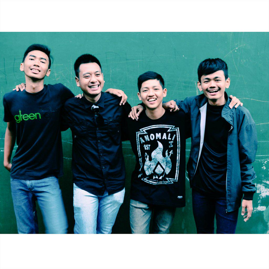 Radius Band tweet media