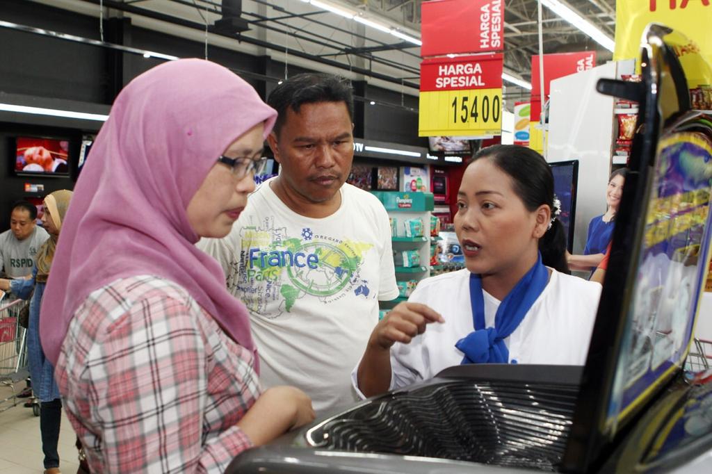 samsungID's tweet photo. Jika ingin tahu secanggih apa mesin cuci "Samsung Bebas", di sini kami siap menjelaskannya kpd Anda. :) http://t.co/9wYfh9nHHU