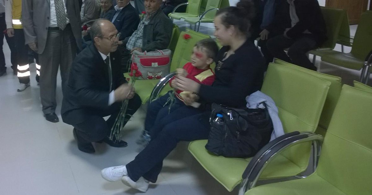 Özel Kadirli 7 Mart Hastanesi'ndeki hastalarımızı ziyaret ettik; hepsine acil şifalar dileriz.