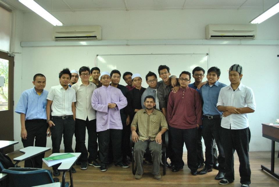 amirsollehin's tweet photo. Godek2 gmbar lame... zaman mase umur belasan tahun.. mudanya @m4f_0k .. ahaks #throwback #CFSPJ http://t.co/Z8369kSsS6