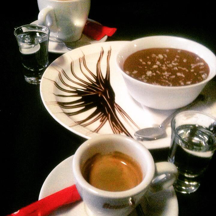 StrakerHair's tweet photo. #choc mousse #Sambucca #Espresso @ #APousada #EatLocal #Portuguese #harlesden #NW10 check out! wine fr £12.00 http://t.co/d3RH6XL1VB