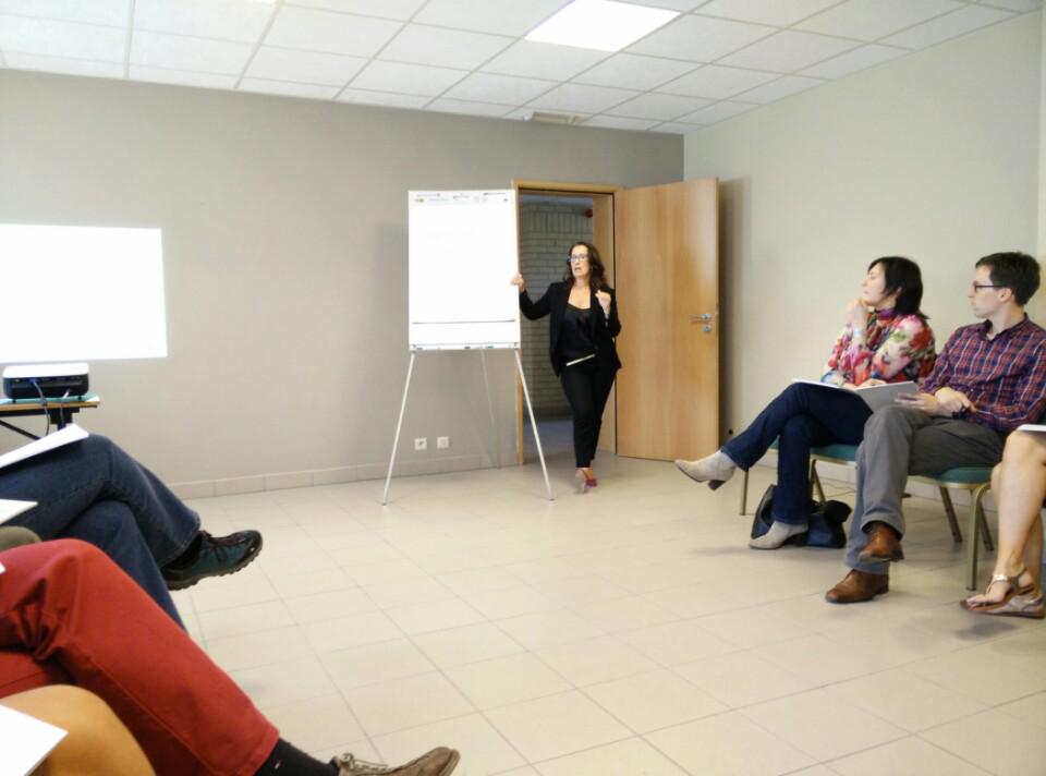 BUTRbe's tweet image. Time for the #Leadership #Branding training by @kirstenujvari! #FLAC2015 #Alumni swarmapp.com/jhuylebroeck/c…