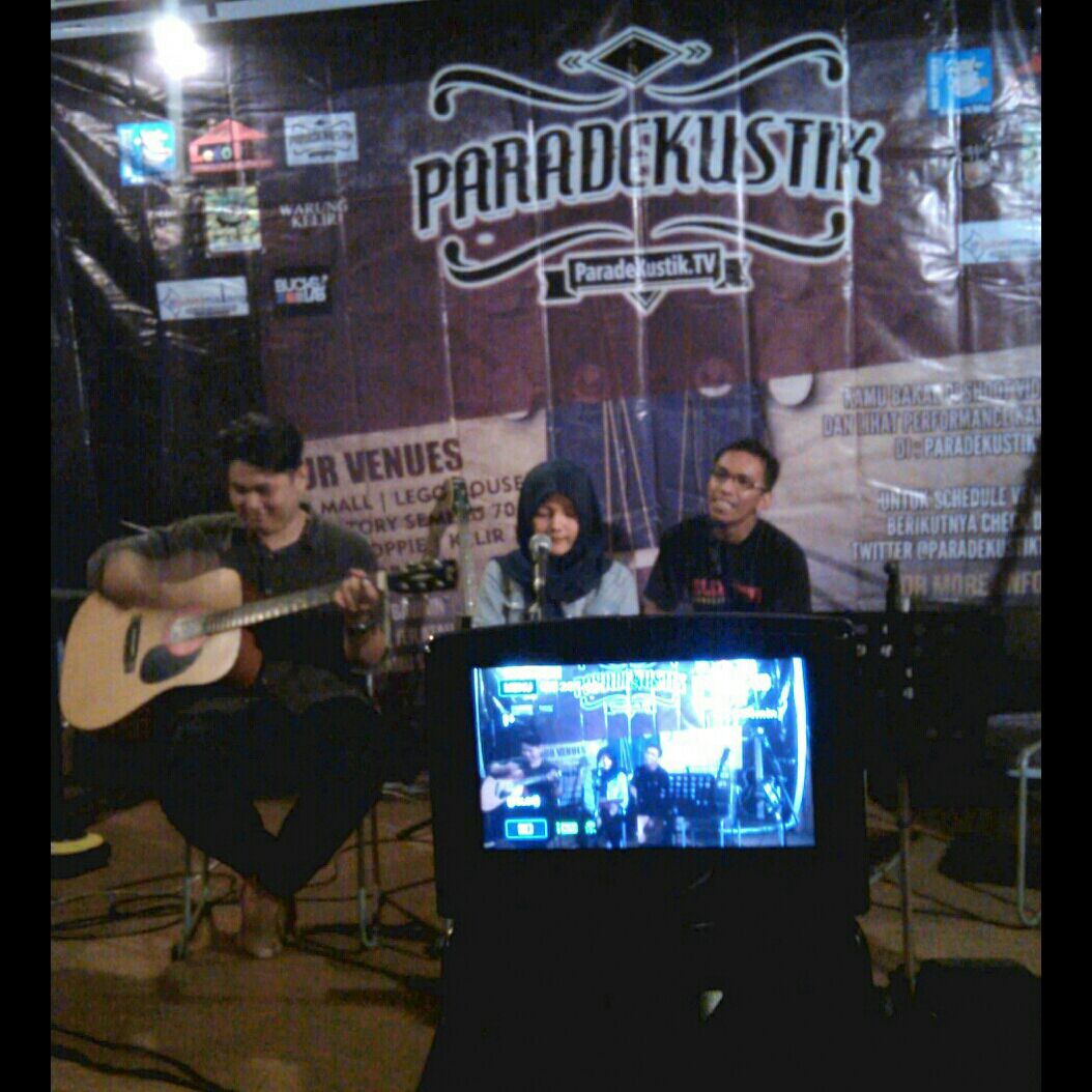 Re_SolutionMLG's tweet photo. Live performance Bukan Band @ParadeKustikTV malam ini di Milk Story Suhat. Dtg dan ramaikan yuk geng 😍 http://t.co/T3ru0QR9SA