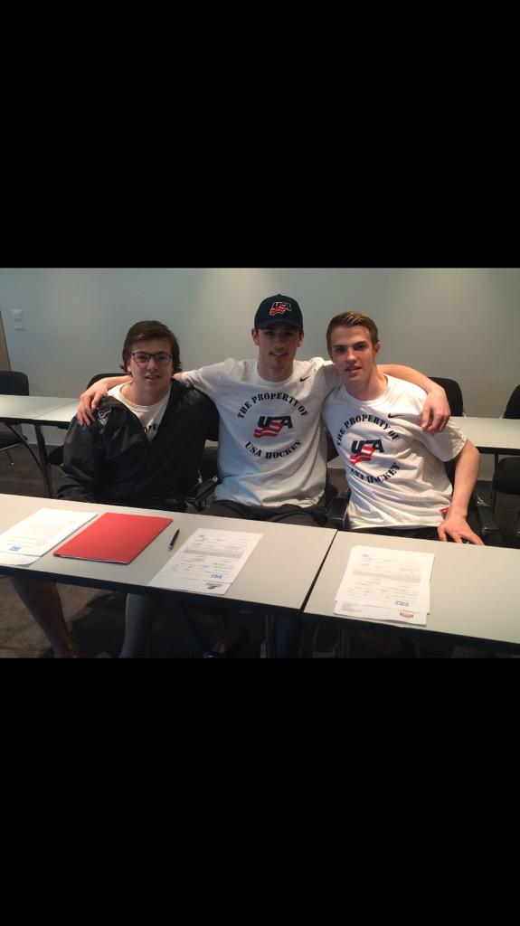 SRuggiero27's tweet image. Honored to sign my NLI to officially become a member of @FriarsHockey . Even more special to sign with my brothers