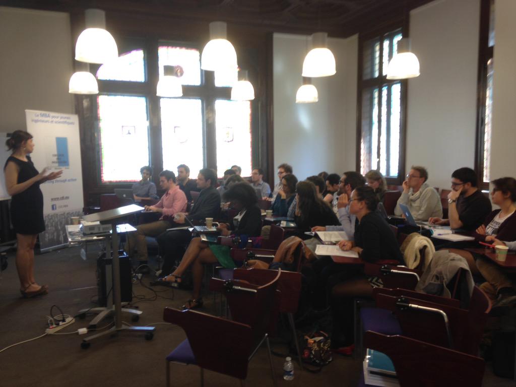 La journée continue aux #JRS_ISNI, au programme la réforme du 3e cycle <a href="/ISNItwit/">ISNI - InterSyndicale Nationale des Internes</a> Attention débat!