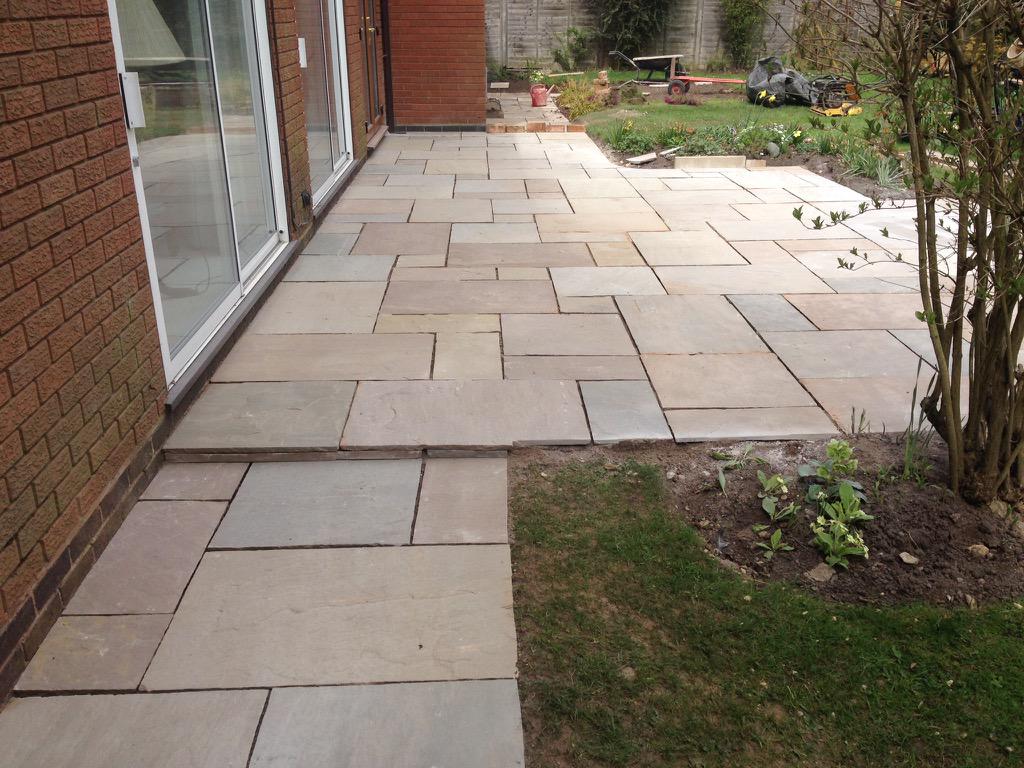 Ddfencing's tweet image. Slabs replaced in droitwich! Took old ones away (FREE) #fences