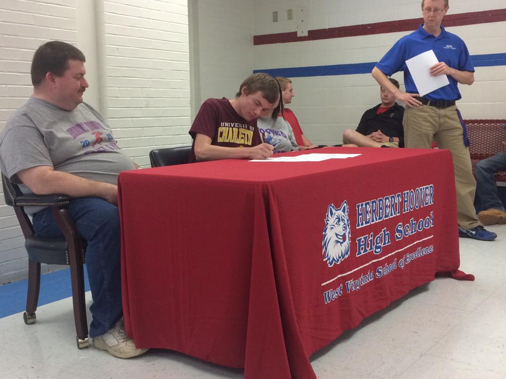 HerbertHooverHS's tweet photo. Congrats to @jmcclung1996 for signing with @UCWV to run track and cross country. Hard work pays off!! #huskypride http://t.co/xSyEZe2nXa