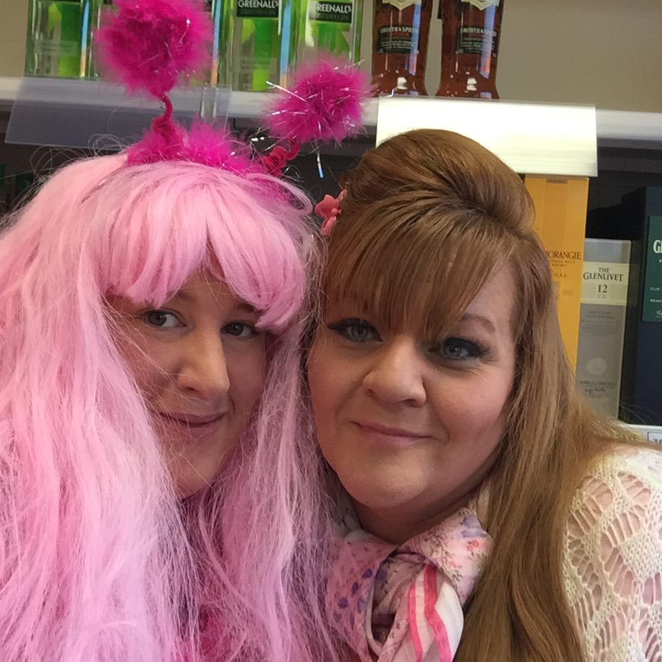 SthOckendenEXP's tweet photo. Day 2 of #TescoTurnsPink off to a good start @Ben_Leclerc_ @eloiseamycarter #leadingthecheer http://t.co/2sVH4plQTD