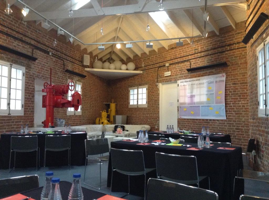 La_Chis's tweet photo. #MoversbyFUE #MOVIDONbyMOVERS @FUEONLINE let's start!! http://t.co/lybLRbCGzX
