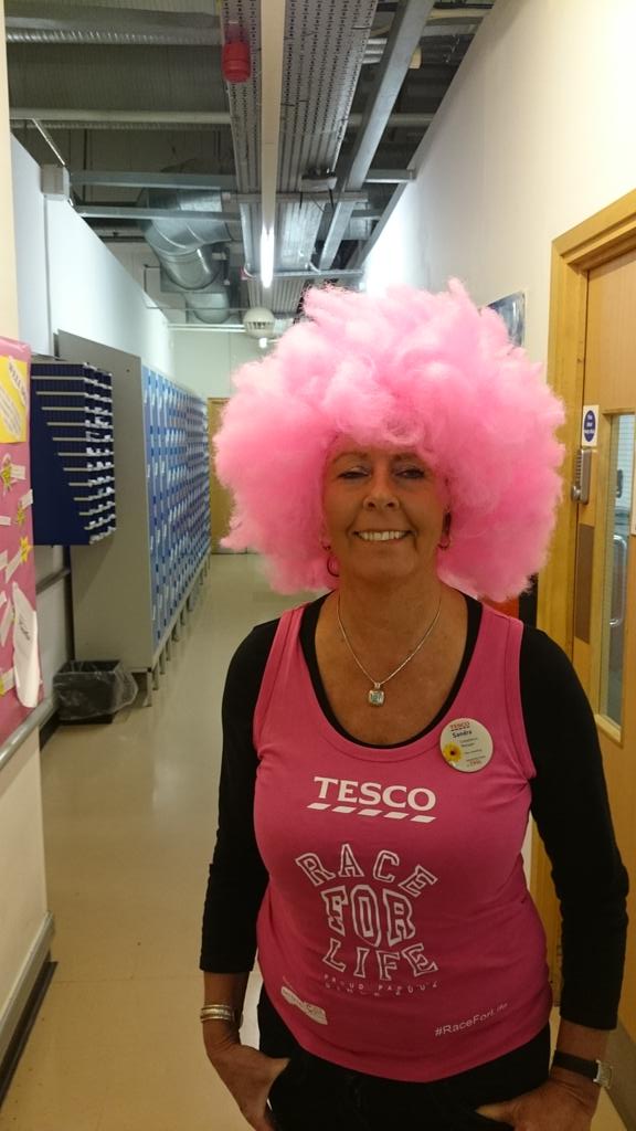 Sandra at Abergele 2002 in pink for cancer research :-)