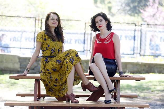 Bugun <a href="/ayferdonmez/">ayfer dönmez</a>'le Sonsuz bir Ask'i konuştuk, vatan Bizim kahvede