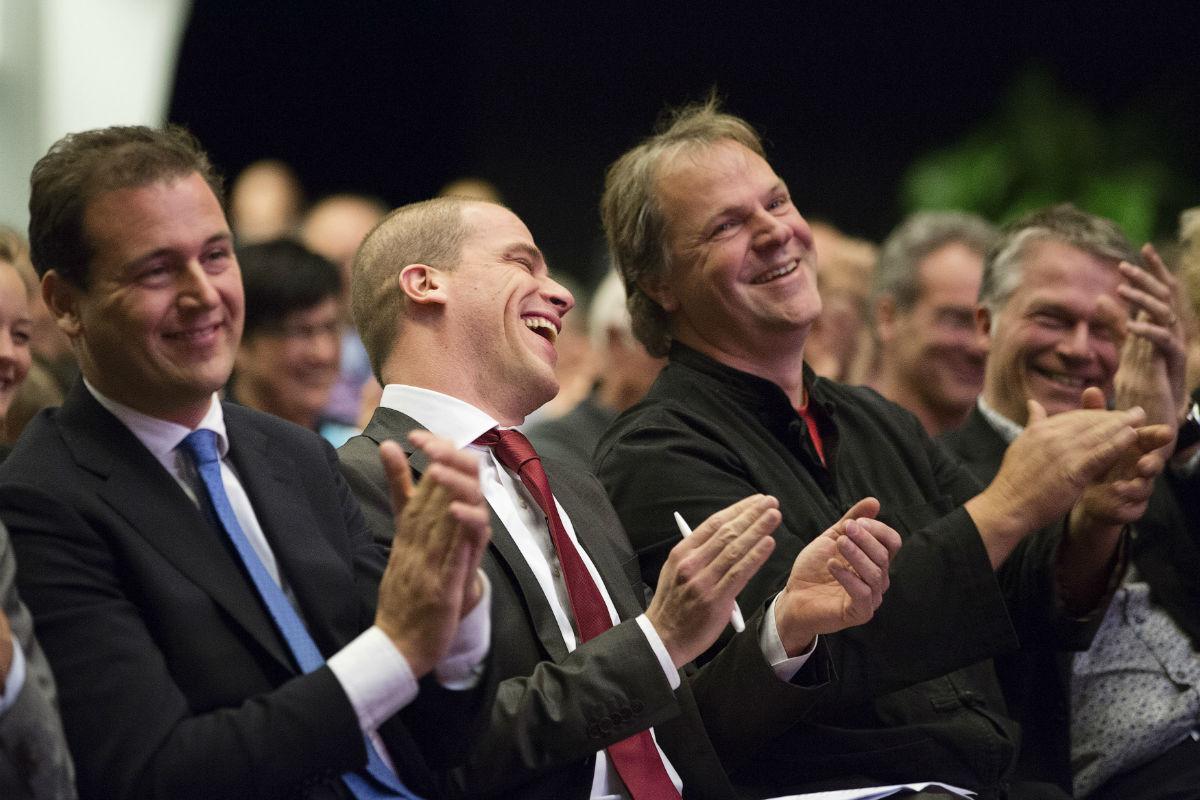 ewmagazinenl's tweet photo. 'Tweede Kamer is alleen nog voor de bühne', vindt vertrekkend PvdA-senator de Vries: http://t.co/PaWCsR8P75 http://t.co/2kixIidueb