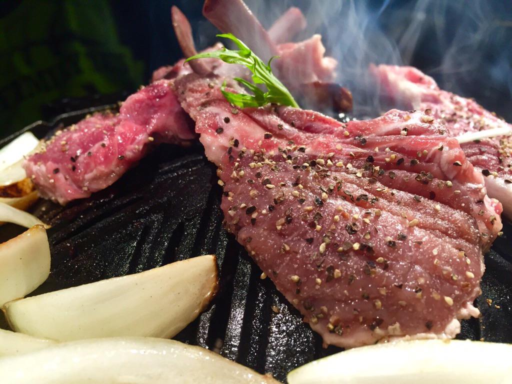 KenQn's tweet photo. 絶品！ラムの握り！

北海道ジンギスカン　羊肉専門店　七桃星　～なもせ～
http://t.co/NpdJXQOrIk http://t.co/Y24qANxv0j