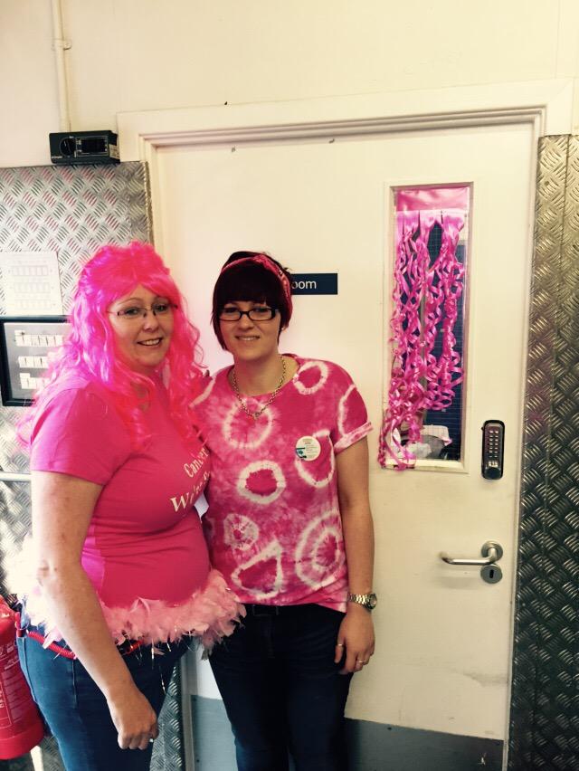 SthOckendenEXP's tweet photo. Store is getting pinker thanks to all the staff who came in early to make it happen  #TescoTurnsPink #leadingthecheer http://t.co/q5N9THZ6RP