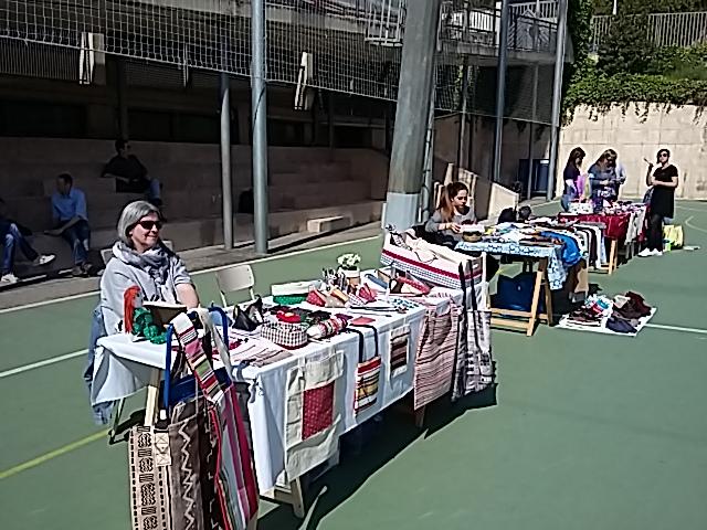 larri256's tweet photo. Artesania i segona ma @AmpaEscolaSolc  tallers infantils @sortirambnens @Segonamagrup @secondhandspain http://t.co/aVpgQJ1VOn