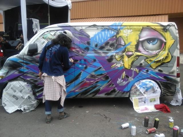 creatfest2015's tweet photo. Live painting yang telah berjalan 80% #CreatfestXAutomodfest http://t.co/22XCaHWOHb