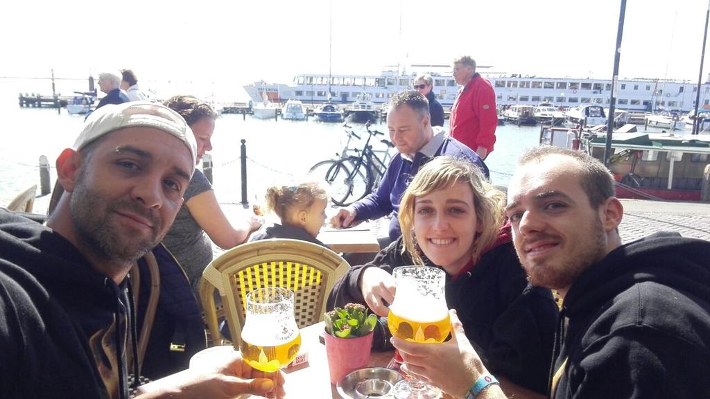 ferpepe88's tweet photo. Despues de ver todo Amsterdad y ver el mejor concierto de mi vida, toca ver pueblitos! #Volendam #Markem http://t.co/zocb3808iB
