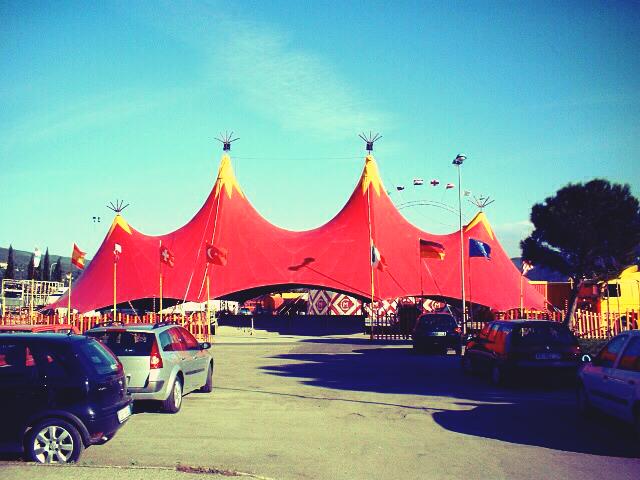 CirkuCirco's tweet photo. #circomontecarlo#lovecircus#circo#circus#Canale#Buon Sabato# http://t.co/sQc4ctML9I