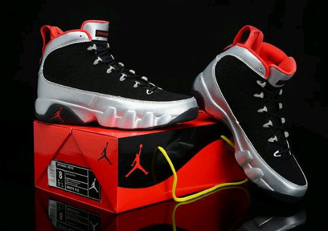 Amandanyampule7's tweet photo. MY NEW JORDAN XI RETRO 9 JOHNNY KILROY http://t.co/VhokHaEAeY