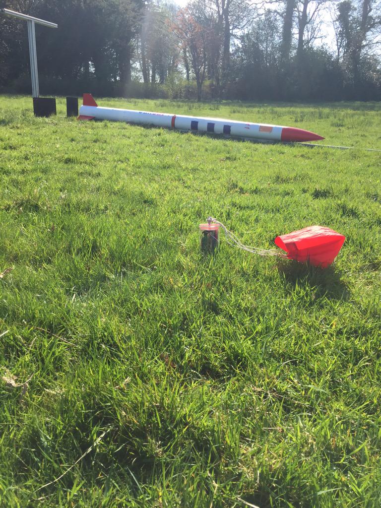 DCS_Cansat's tweet photo. Rocket launch soon! http://t.co/rfRBQNj7WU