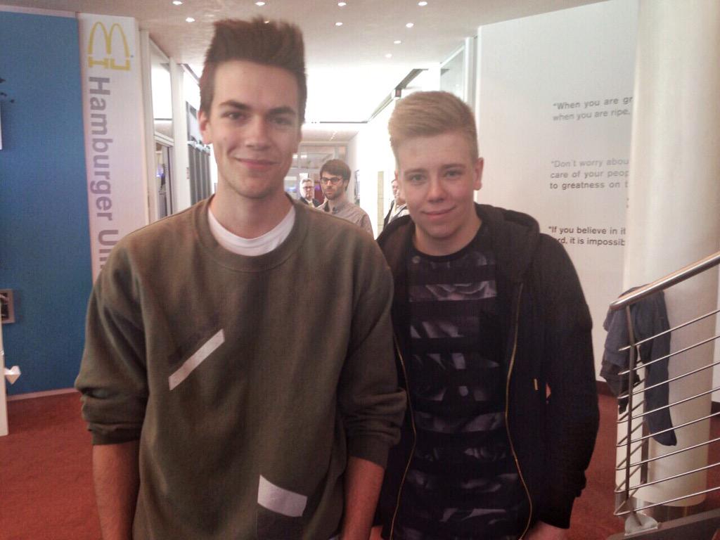 McDonaldsDENews's tweet image. @KranCrafterTV und @AviveHD sind auch mit dabei - viel Erfolg! #burgerbattle #bigrandy #mcmichels