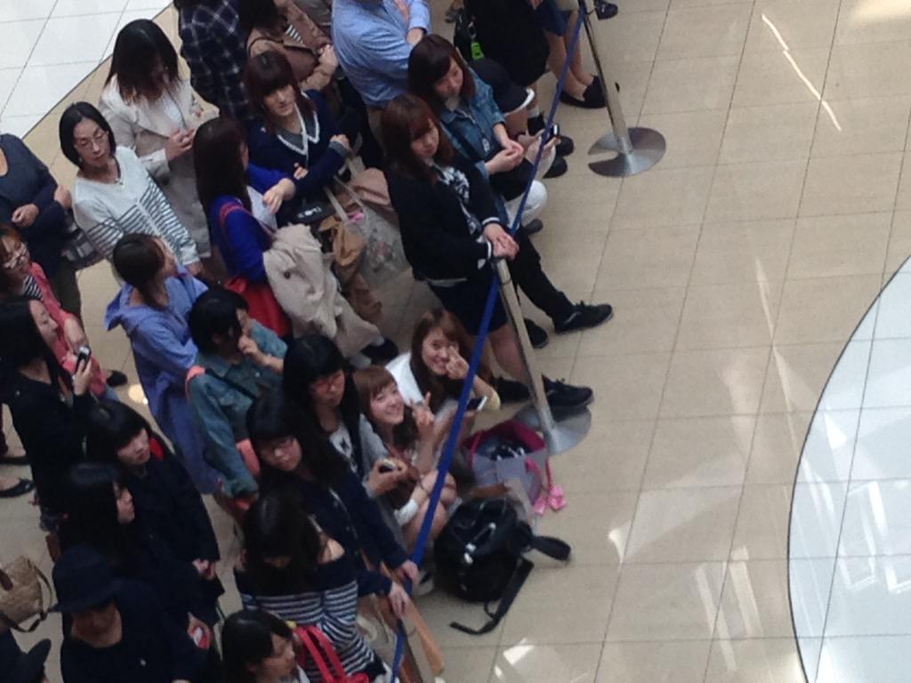 yrnn_'s tweet photo. @__ngmns23 @__Kn_D ありがとう♡CDもありがとう♡（笑） http://t.co/FyqVGvFHQs