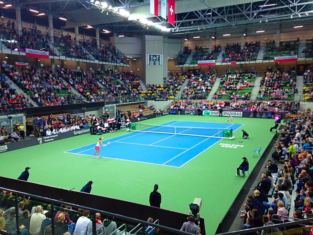 jeromereynard's tweet image. Un simple de Martina Hingis en #FedCup. Oui, on est bien en 2015. #POLSUI