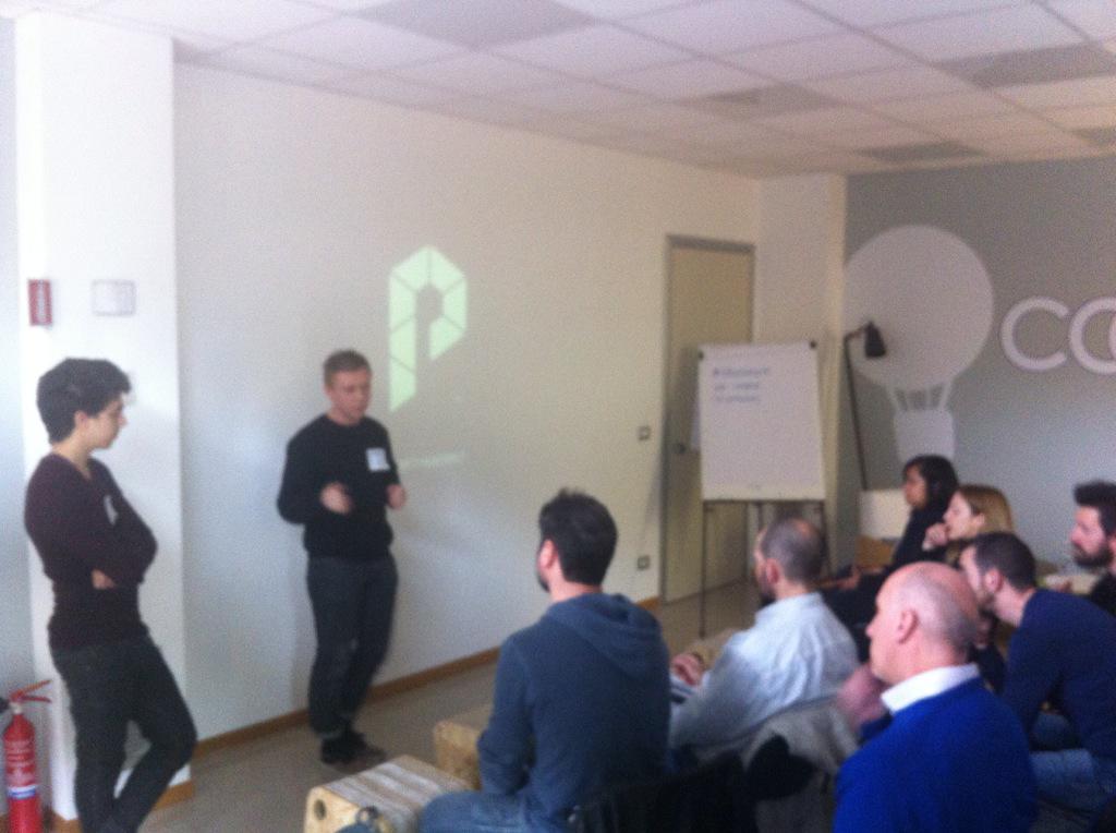 È qui la festa? Se non sai dove farla c'è @partyhunter_it #startup #startday17 grazie a Vlad e Neri