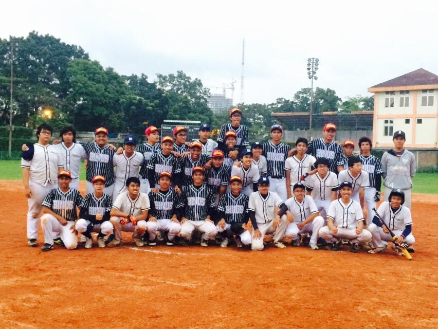 Line up!! Pertandingan selesai. ITB (PA) 3 VS BINUS (PA) 10. Selamat untuk <a href="/BinusSoftball/">Binus Softball</a> 🎉🎉