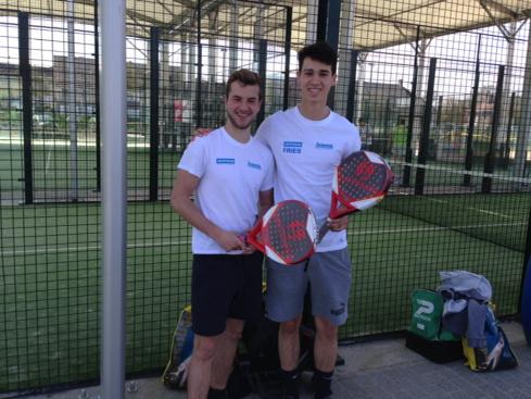 ansoenens's tweet photo. Michiel en Fries verdedigen SBkleuren op BK PADEL @Howest_Sport Go Go Go! http://t.co/hbaYsoVS9I