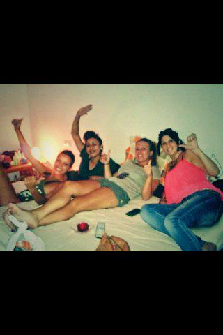 fatiguayy's tweet photo. Que si,que si no Importa haced lo que queráis...nosotras a dormir ¡A más veeeer! http://t.co/G29RqVfHoi