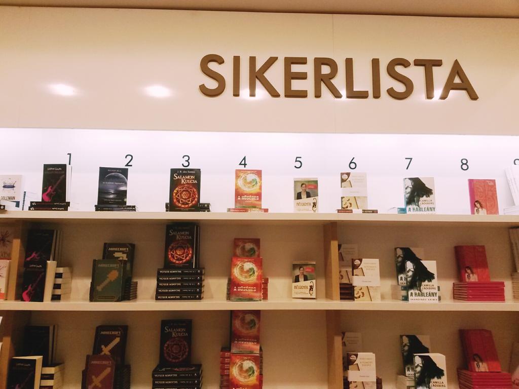 ThNoemii's tweet photo. @leinerlaura Arkad-Libri😍👌 http://t.co/LuVOdmWElh