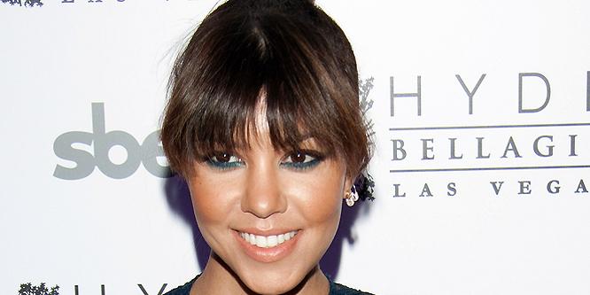 FamousBirthdays's tweet photo. Collins vs. Kardashian #BirthdayBattle! RT or FAV for @KourtneyKardash! http://t.co/mbWAmPv3dd