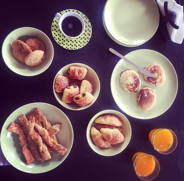 beekouti's tweet photo. More brunch... Less lunch!!! #brunchtime #colors #pancakes #beekouti #team #happy http://t.co/EjcvT3qfoN