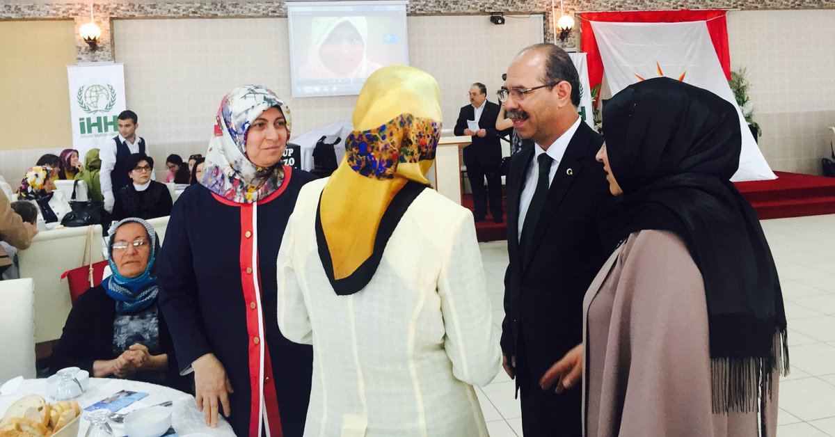 #Osmaniye Kadın Kollarımızın organizasyonunda #İHH ile bir araya geldik ve hep birlikte #YetimGülerseDünyaGüler dedik