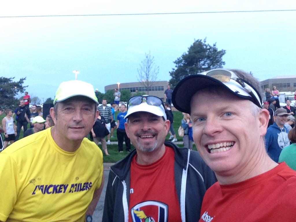 makomichael's tweet photo. Mickey Milers ready to Roll across the plains of Kansas #runOz @MickeyMilesPod http://t.co/ZpiZAEHX4M