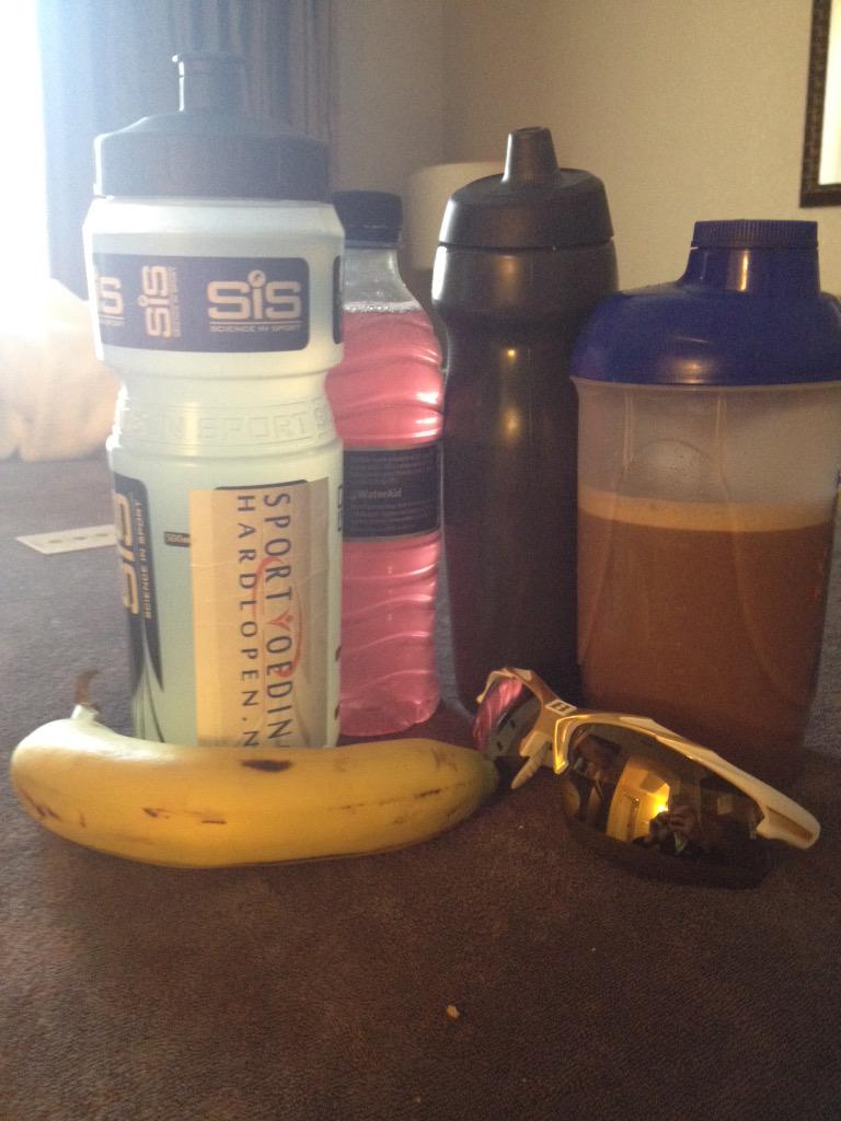 LucSchout's tweet photo. Ready for training! #sis #sportvoeding #chocolate @SportvoedingH  #bliz #training http://t.co/iN2ztGPf6T