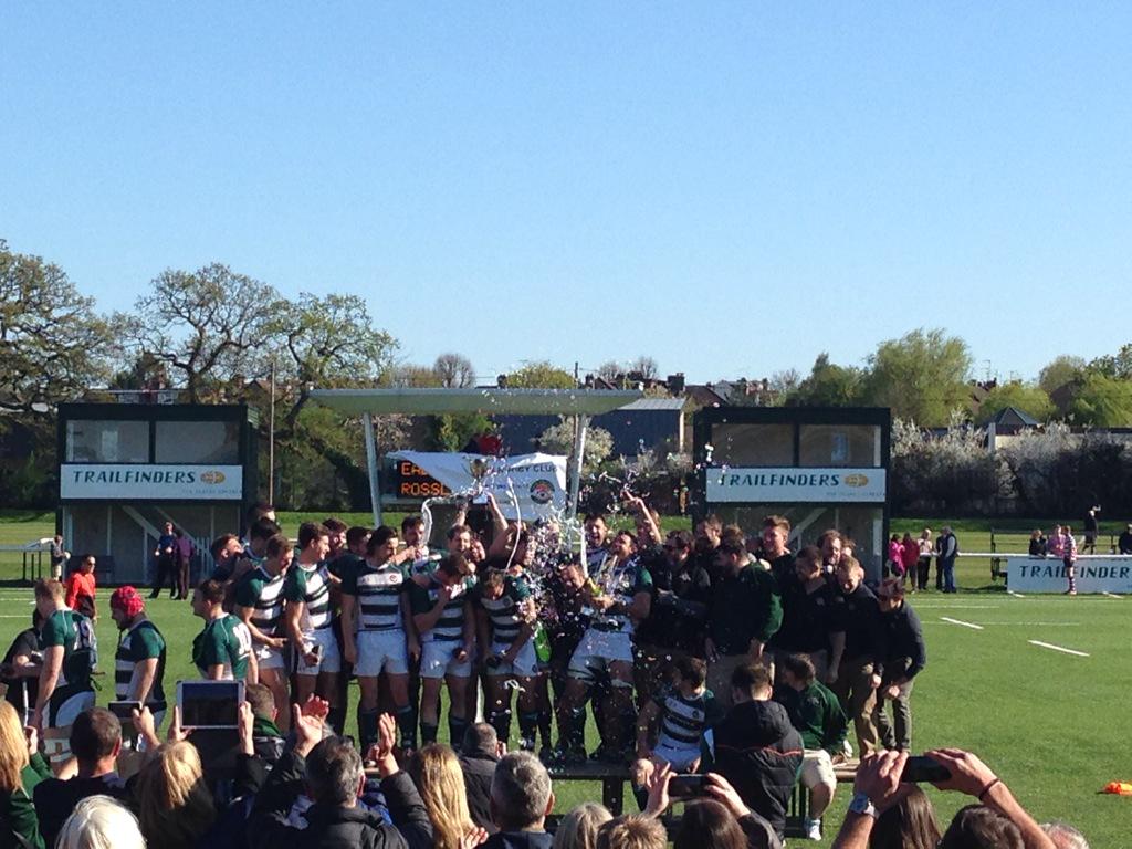 MissBex_C's tweet photo. CHAMPIONS!!!! #yealing @MelonMatt @ealingtfrugby http://t.co/HvuTM75TRC