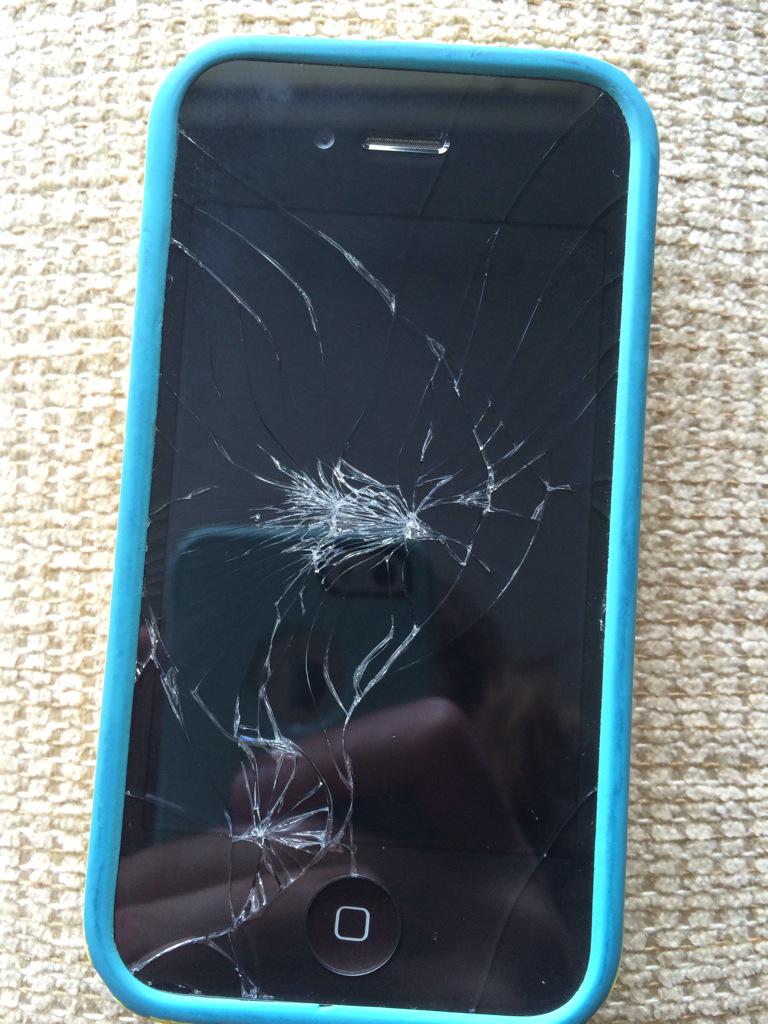squeaks_weeks's tweet photo. This is what the end of my semester looks like. It's also what my phone looks like. http://t.co/RBz1ACSWwb