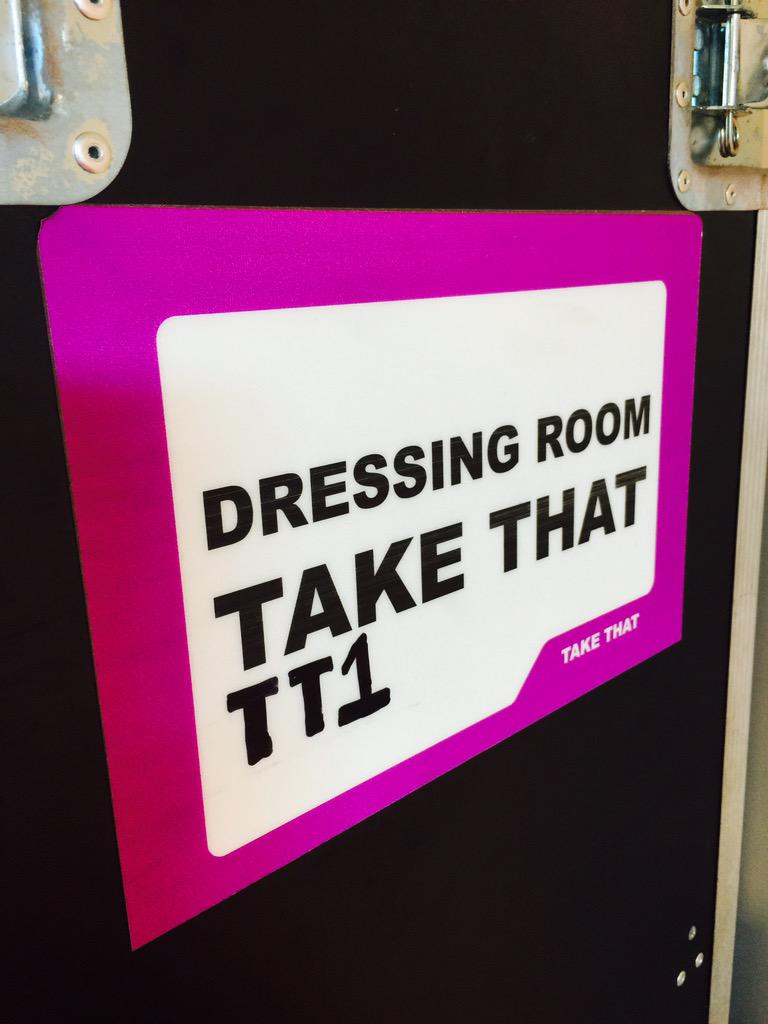 GaryBarlow's tweet photo. Having a Great day at rehearsals http://t.co/1zrlQ9iuFj