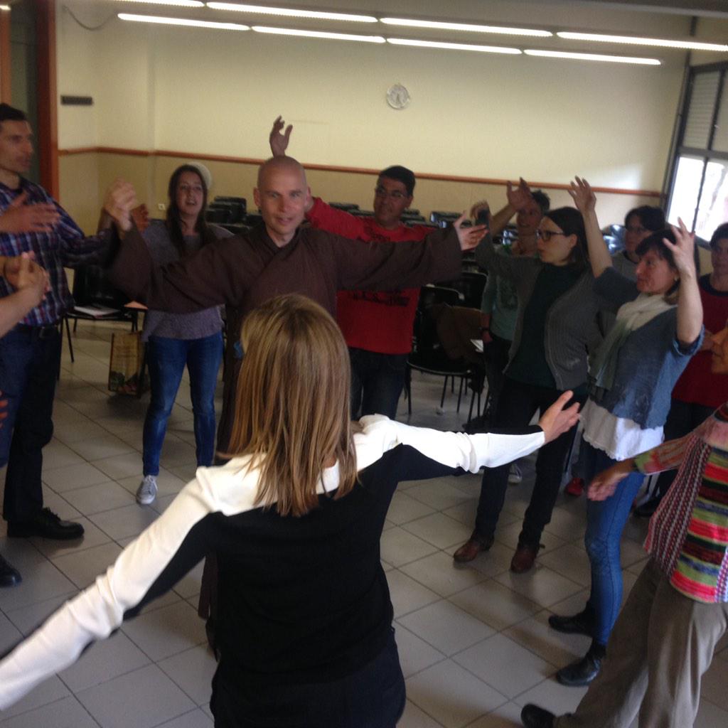 carolcopestake's tweet photo. Como superar una situación de estrés... #ProgramaTREVA #jornadasmindfulness #IVJornadadRME http://t.co/PHM9VqS5l7