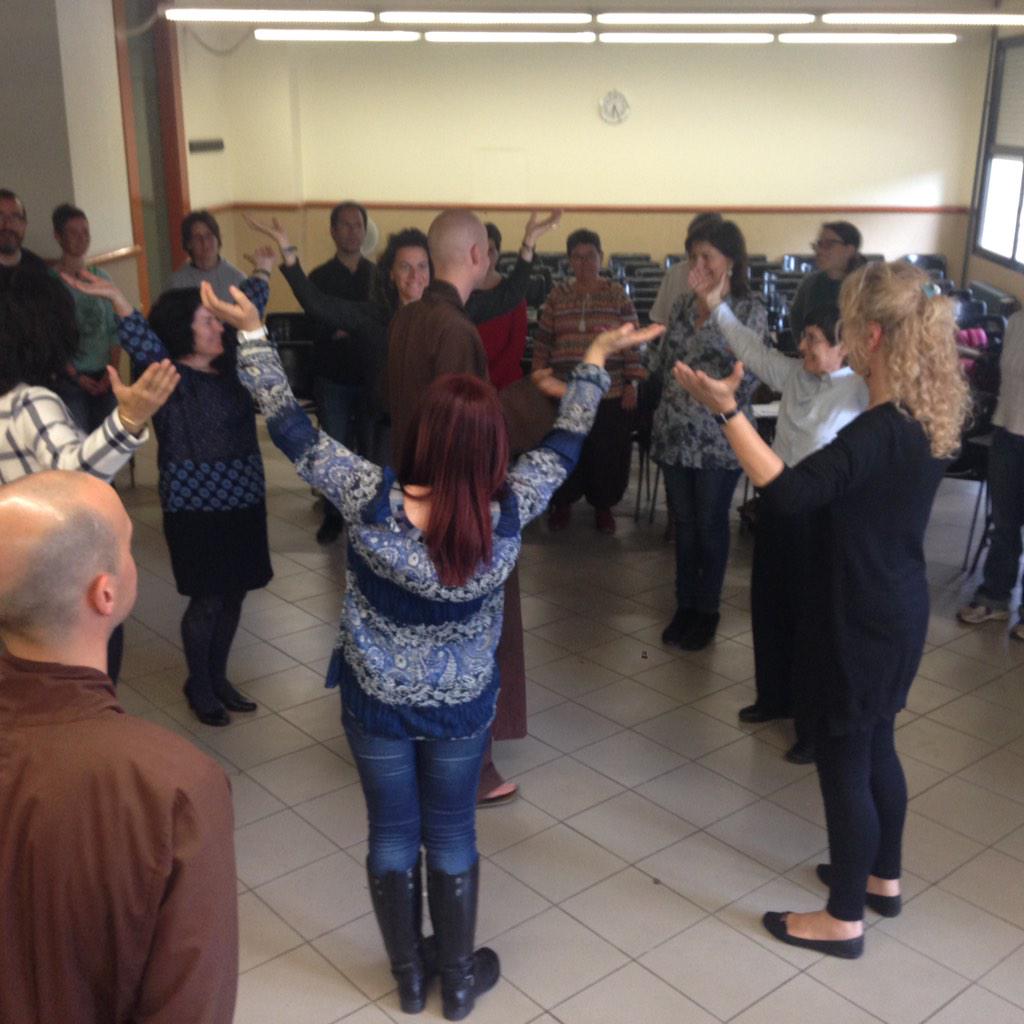 carolcopestake's tweet photo. Como superar una situación de estrés... #ProgramaTREVA #jornadasmindfulness #IVJornadadRME http://t.co/PHM9VqS5l7